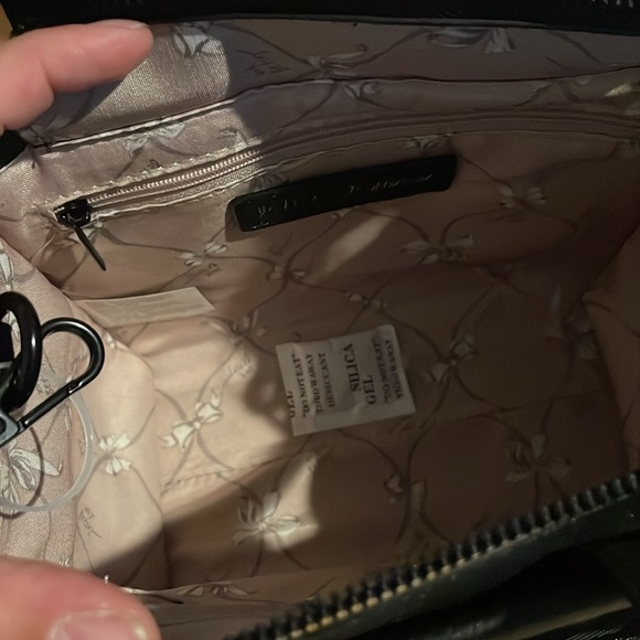 Betsey Johnson Small Tote With Lips - Picture 5 of 6